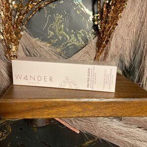 Wander Beauty On-The-Glow Blush & Illuminator Strawberry Fields / Nude Glow NEW